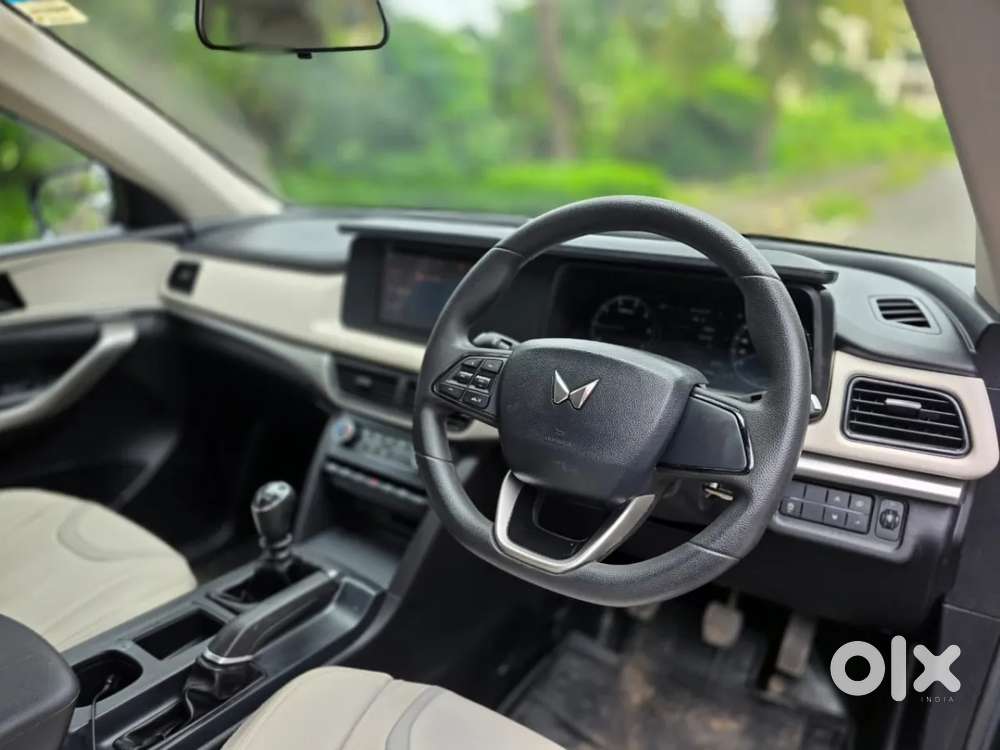 Mahindra Xuv700 2.2 Mx Diesel Mt 5 Str, 2022, Diesel