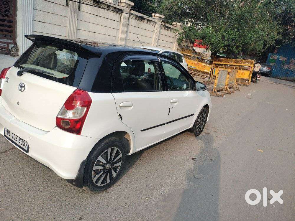 Toyota Etios Liva Vx Dual Tone, 2018, Petrol