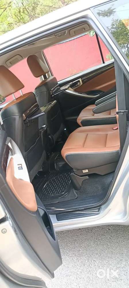 Toyota Innova Crysta 2.8 Zx At 7 Seater, 2018, Diesel