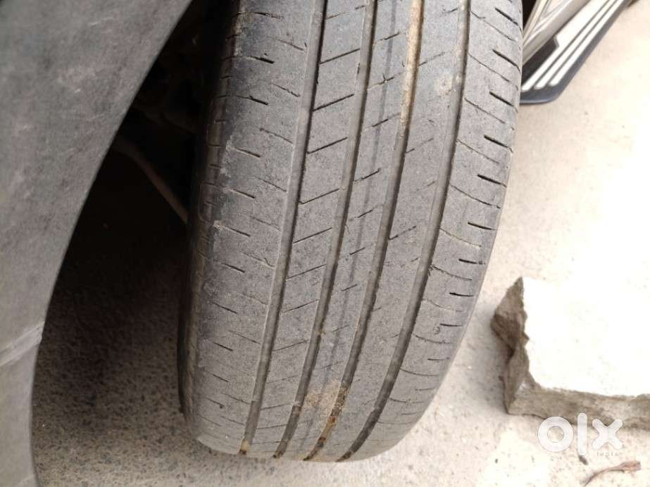 Mahindra Xuv700 2.0 Ax 7 Petrol Mt Str, 2023, Petrol