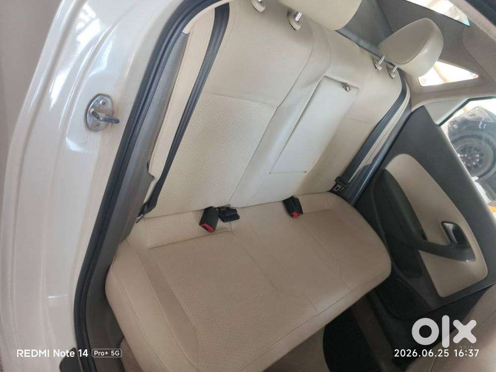 Volkswagen Vento 1.2 Tsi Highline At, 2015, Petrol