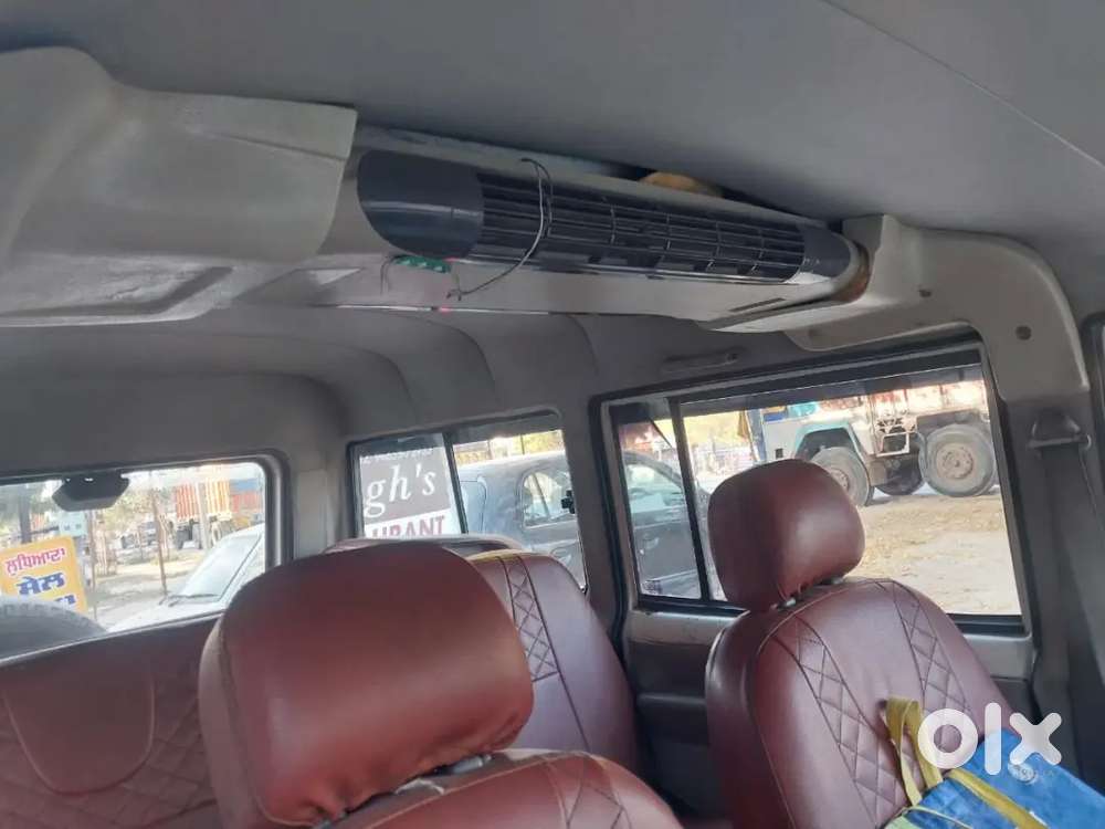 Mahindra 9 Seater Bolero