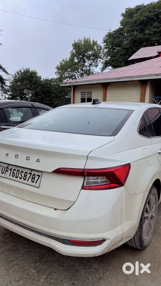 Skoda Slavia Petrol 2023
