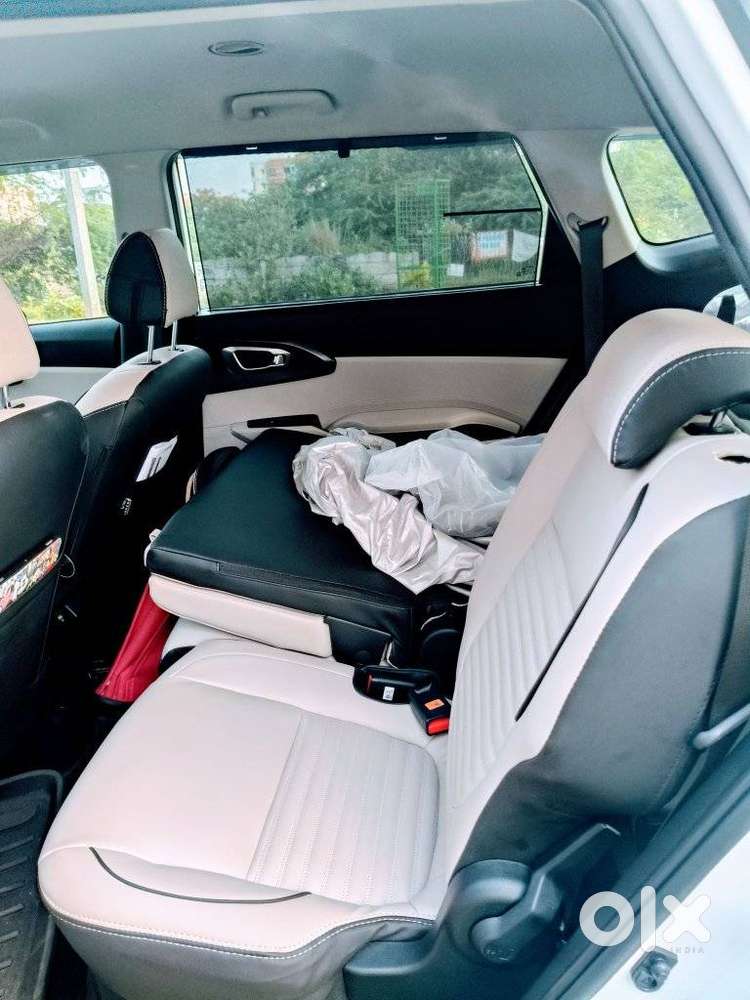 Kia Carens Clavis G 1.5 6mt Hte(o) 7-seater, 2025, Diesel