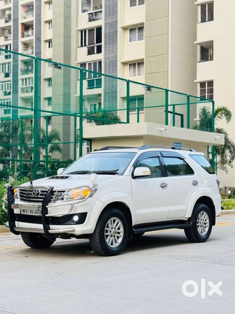 Toyota Fortuner 4x2 Manual, 2013, Diesel