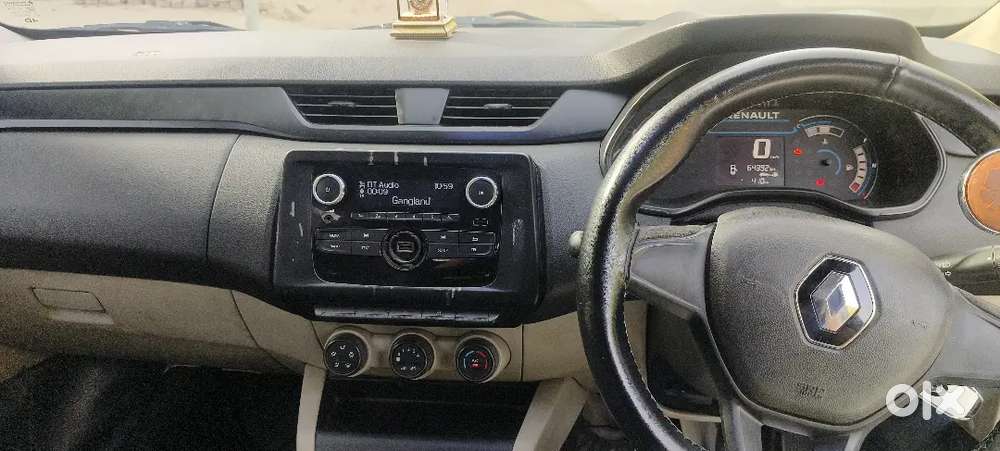 Renault Triber Electric Blue 2022