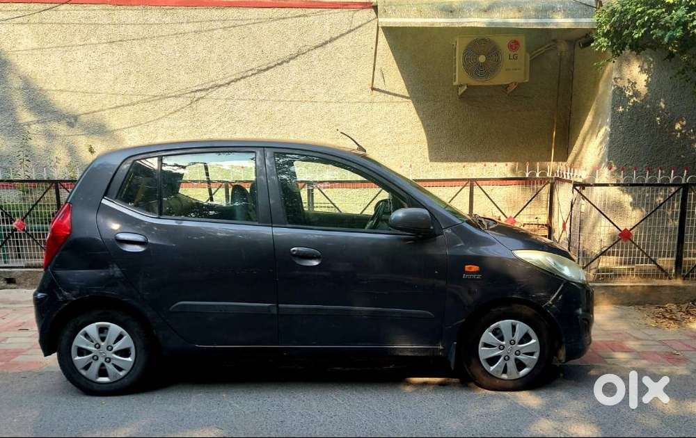 For Sale - Hyundai I-10 (petrol + Cng) Carbon Grey / 'lady Driven Car'