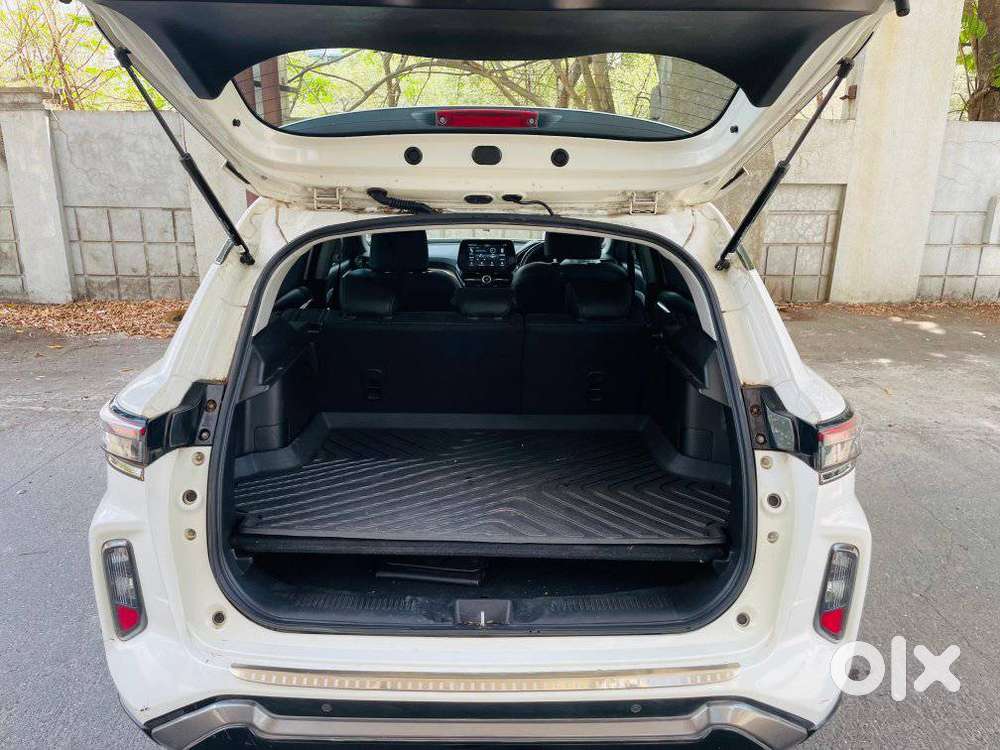 Maruti Suzuki Grand Vitara 1.5 Alpha Plus Intelligent Hybrid Ecvt, 2..