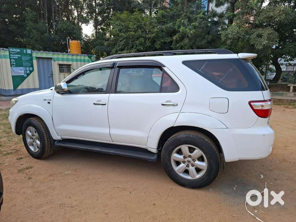 Toyota Fortuner 2012 Petrol Well Maintained