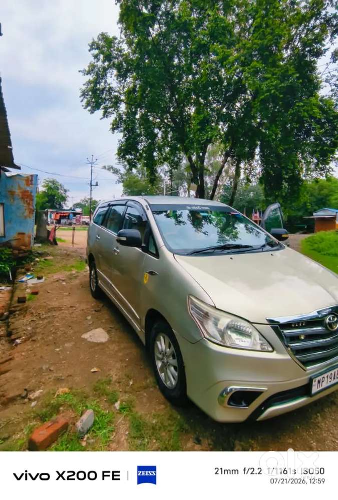 Toyota Innova Petrol 2014