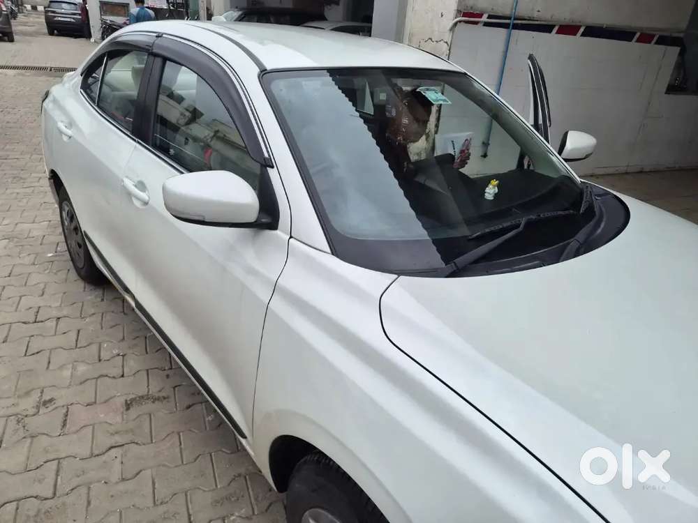 Maruti Suzuki Dzire 1.2 Vxi 2016