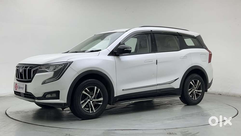 Mahindra Xuv700 2.0 Ax 5 Petrol Mt Str, 2022, Petrol