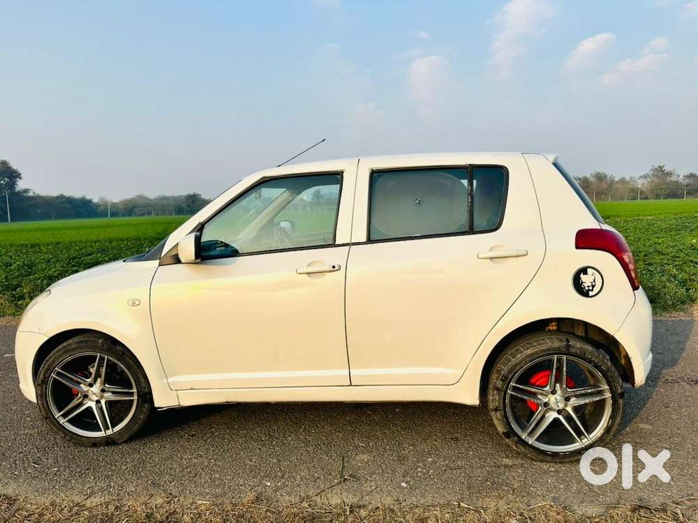 Maruti Suzuki Swift 2009 Petrol 90253 Km Driven