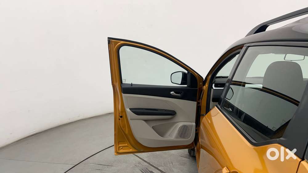 Renault Triber Rxz Easy-r Amt Dual Tone, 2022, Petrol