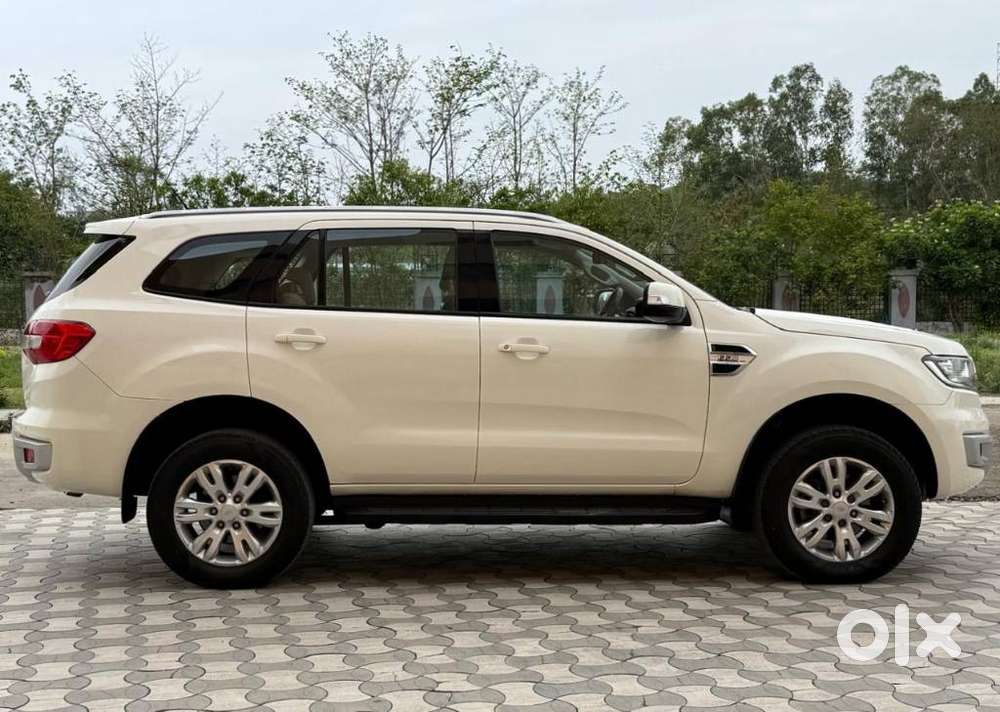 Ford Endeavour 2.2 Trend At 4x2, 2016, Diesel