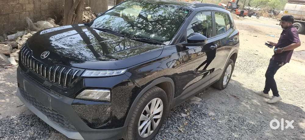 Skoda Kylaq Signature Petrol 2025