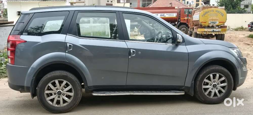 2016 Xuv W10. Sunroof Top End