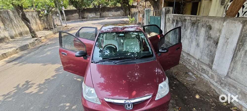 Honda City 2004 Petrol Well Maintained
