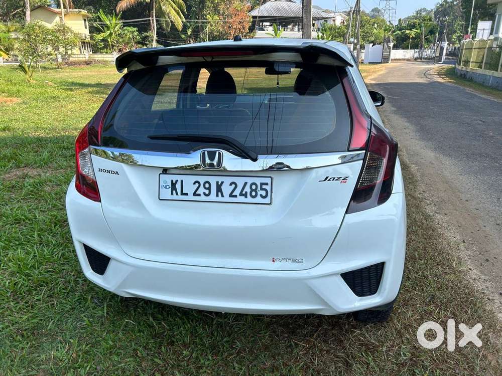 Honda Jazz V Automatic, 2016, Petrol