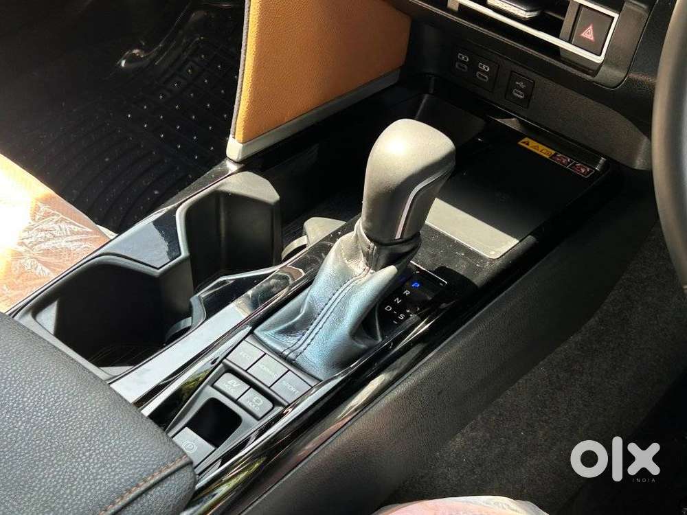 Toyota Camry Hybrid, 2025, Petrol