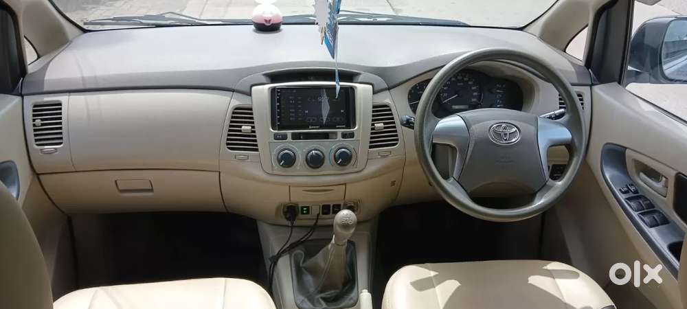 Toyota Innova 2.5 G (diesel) 8 Seater Bs Iv, 2015, Diesel