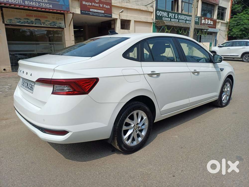 Skoda Slavia 1.0 Ambition Tsi, 2022, Petrol