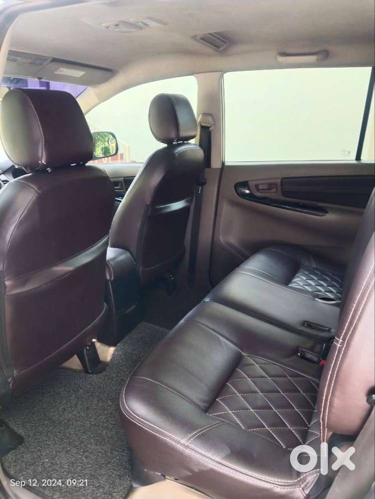 Innova 8 Seater
