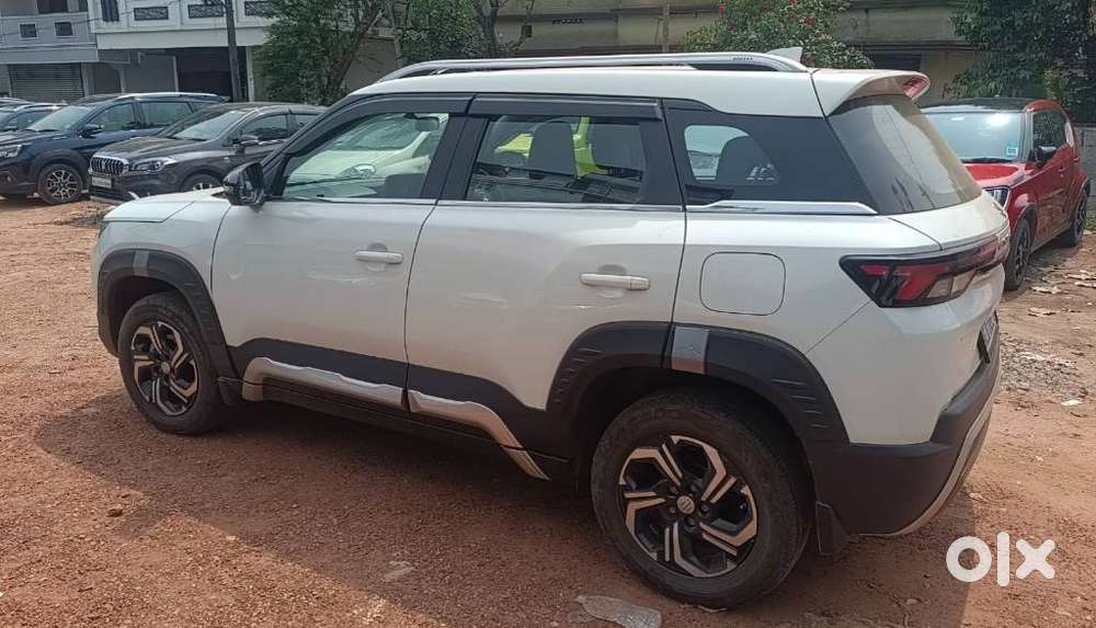 Maruti Suzuki Brezza 1.5 Vxi Smart Hybrid, 2023, Petrol