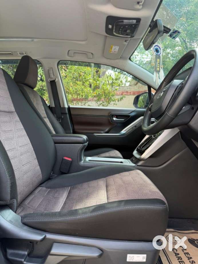 Toyota Innova Hycross 2.0 Vx (o) Hybrid 7 Str, 2026, Petrol