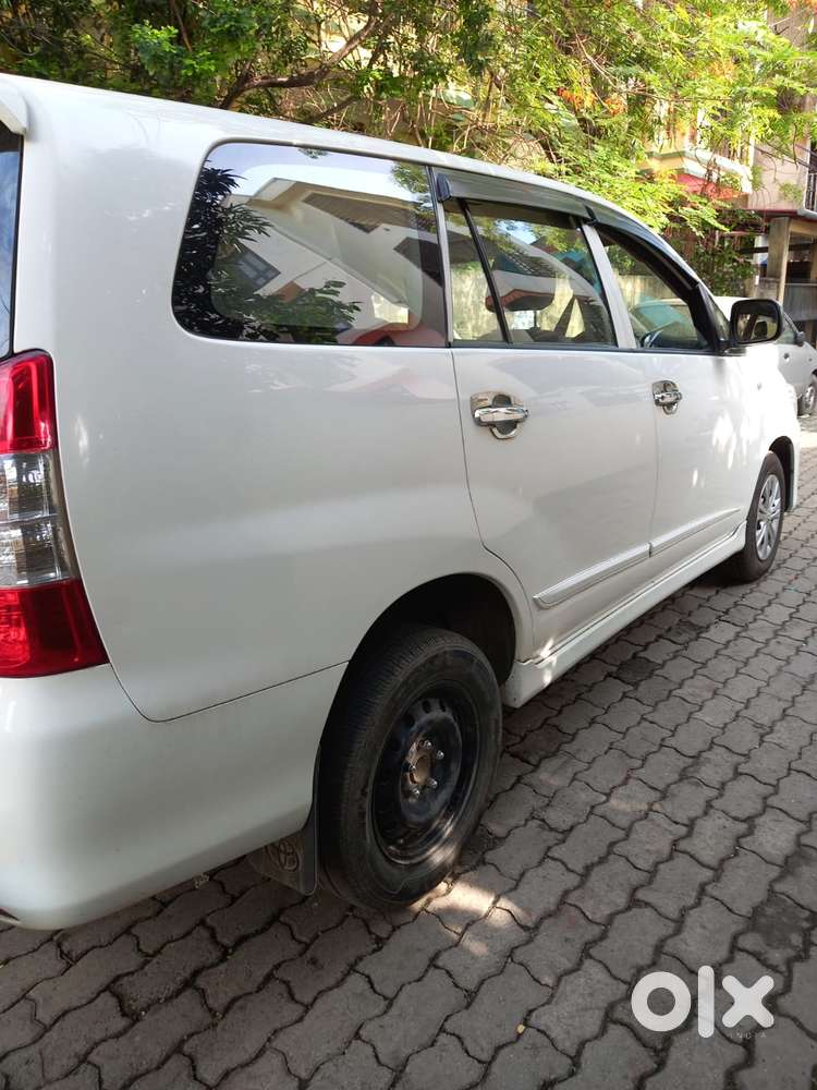Toyota Innova 2.5 G (diesel) 8 Seater, 2015, Diesel