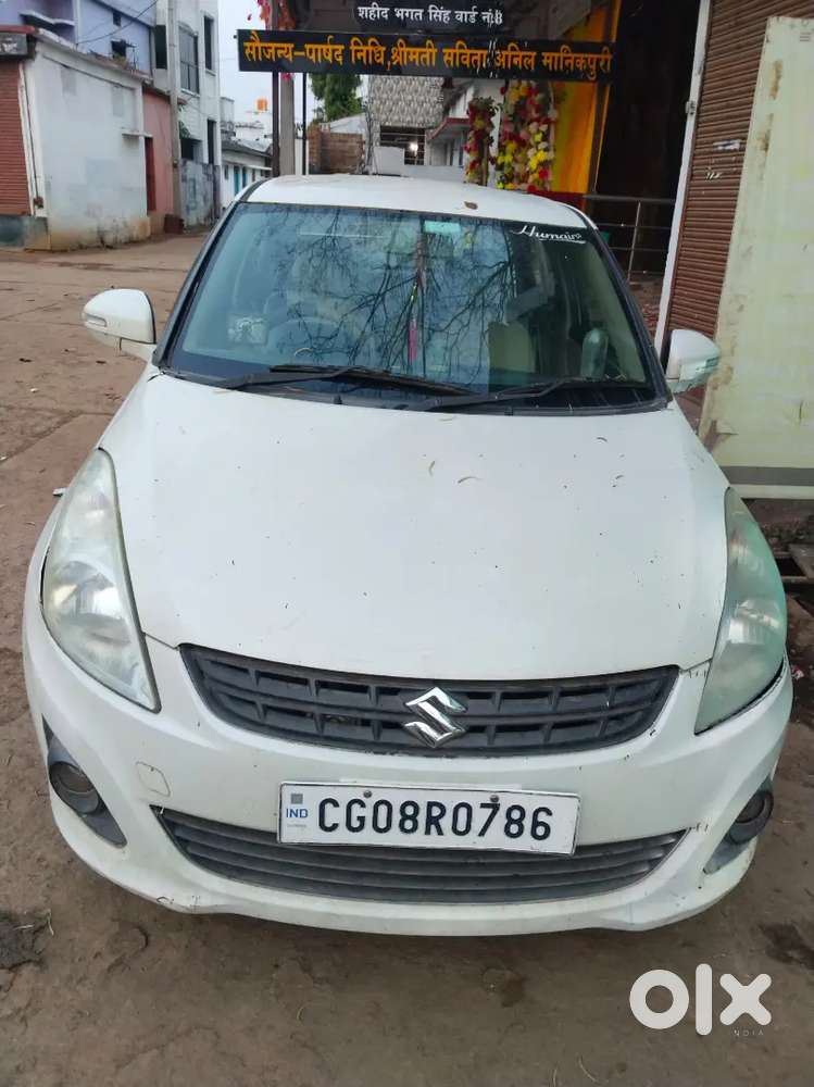 गाड़ी एकदम अप टू डेट है घर की गाड़ी है गाड़ी में कोई कम खर्च नहीं है