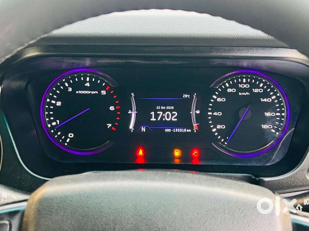 Mahindra Marazzo M6, 2019, Diesel