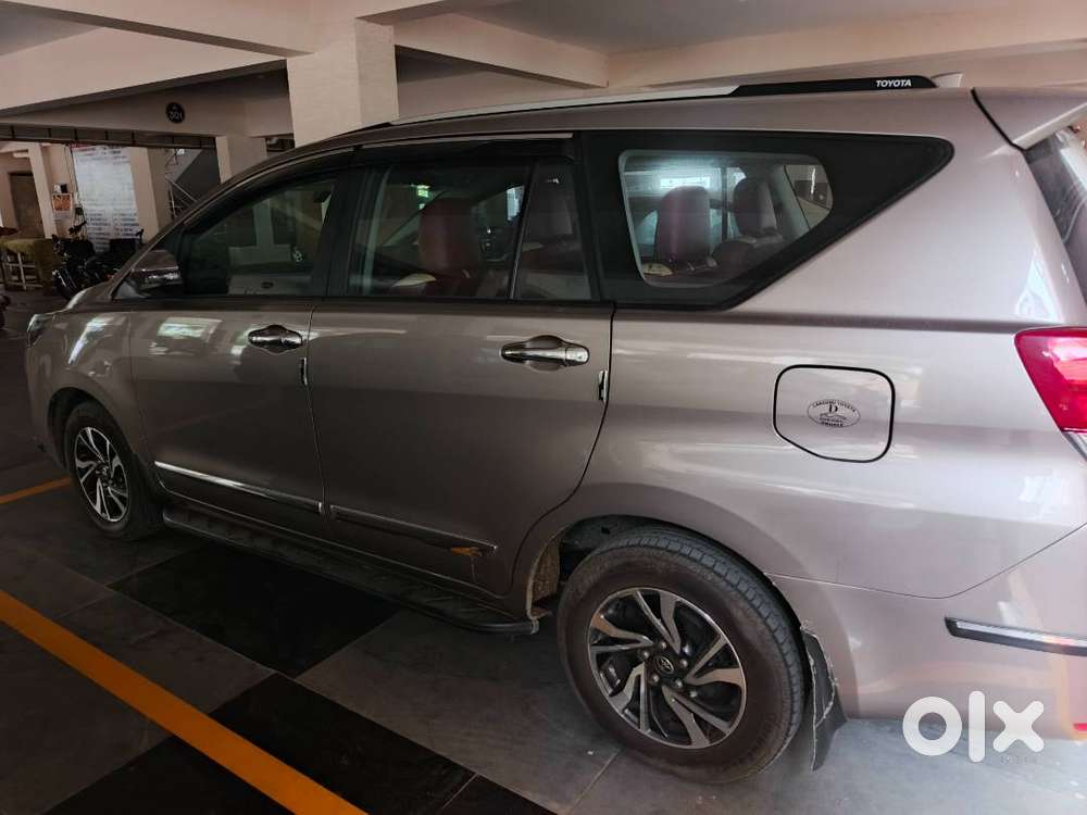 Tayota Innova Crysta Gx Plus Varient 2025-10