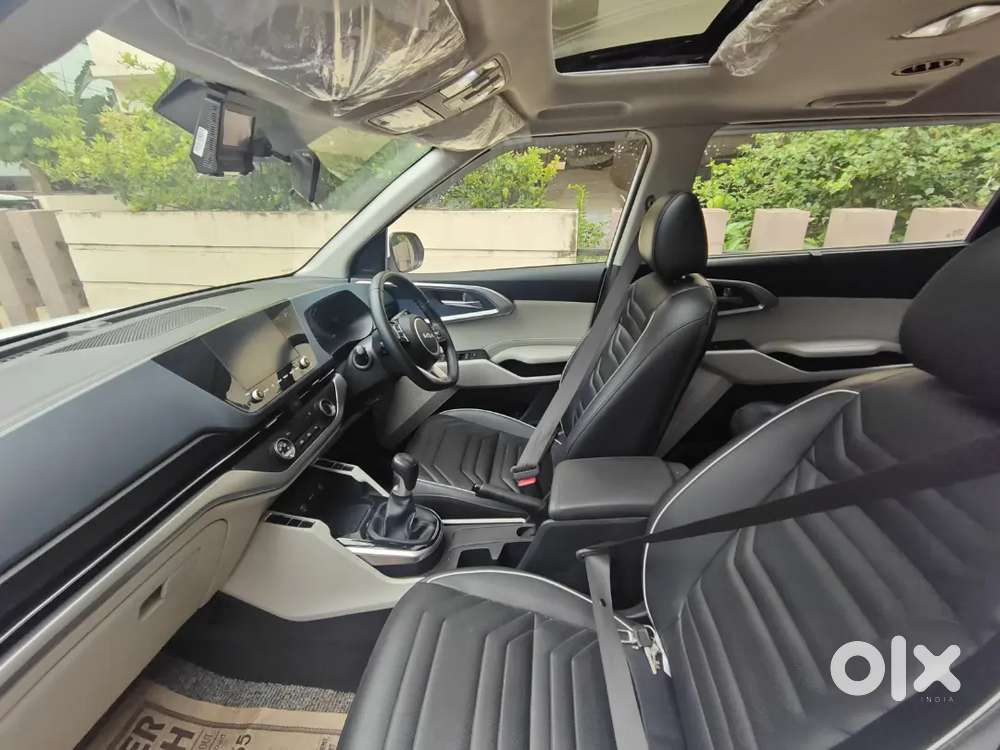 Kia Carens Gravity 2025