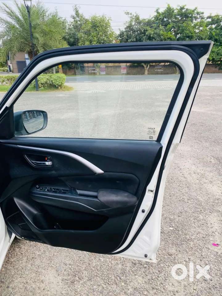 Maruti Suzuki Swift 1.3 Zxi, 2024, Petrol