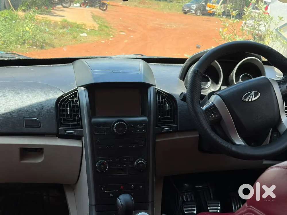 Mahindra Xuv500 2.2 W10 2015 Diesel Car