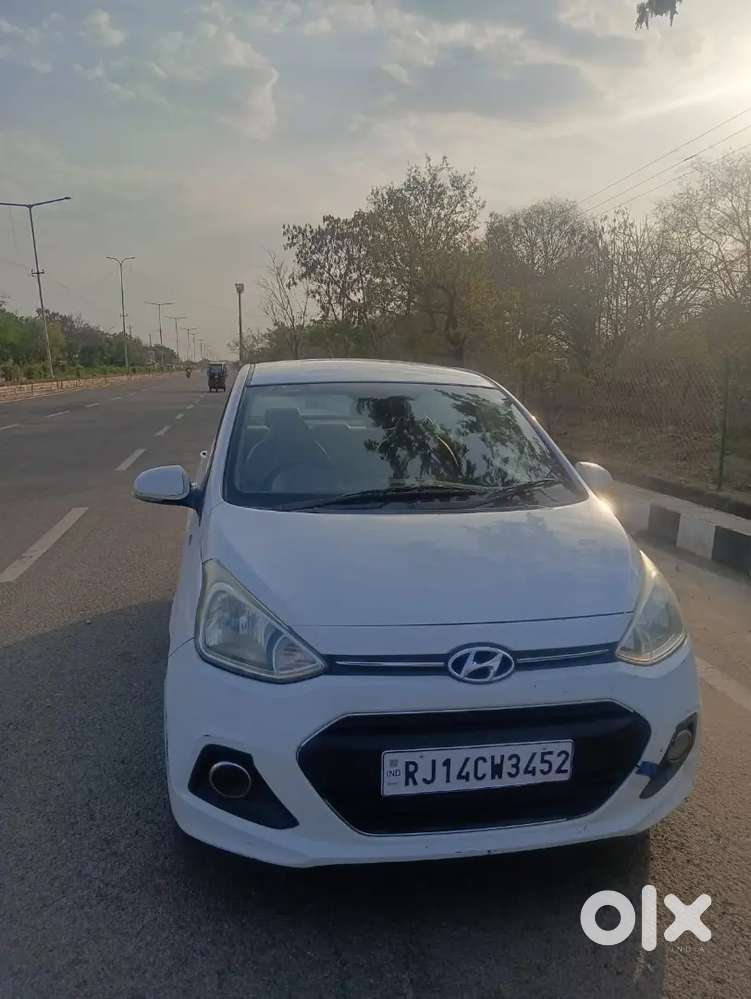 Hyundai Xcent Top Model 2014