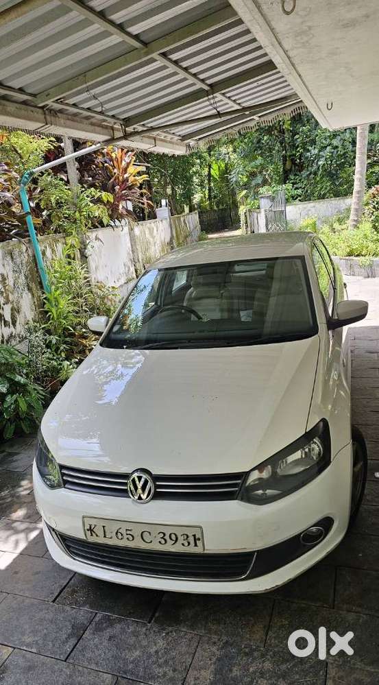 Volkswagen Vento 1.2 Highline Plus At 16 Alloy, 2013, Petrol