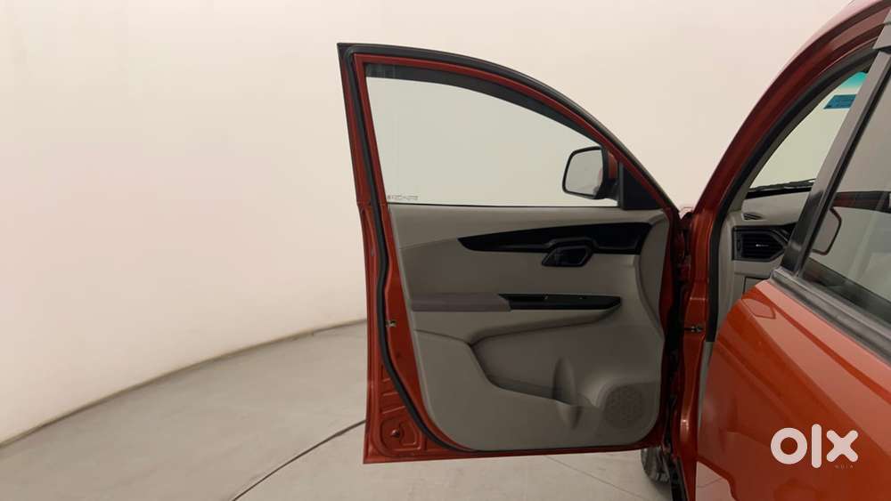 Mahindra Kuv 100 Mfalcon G80 K6, 2016, Petrol