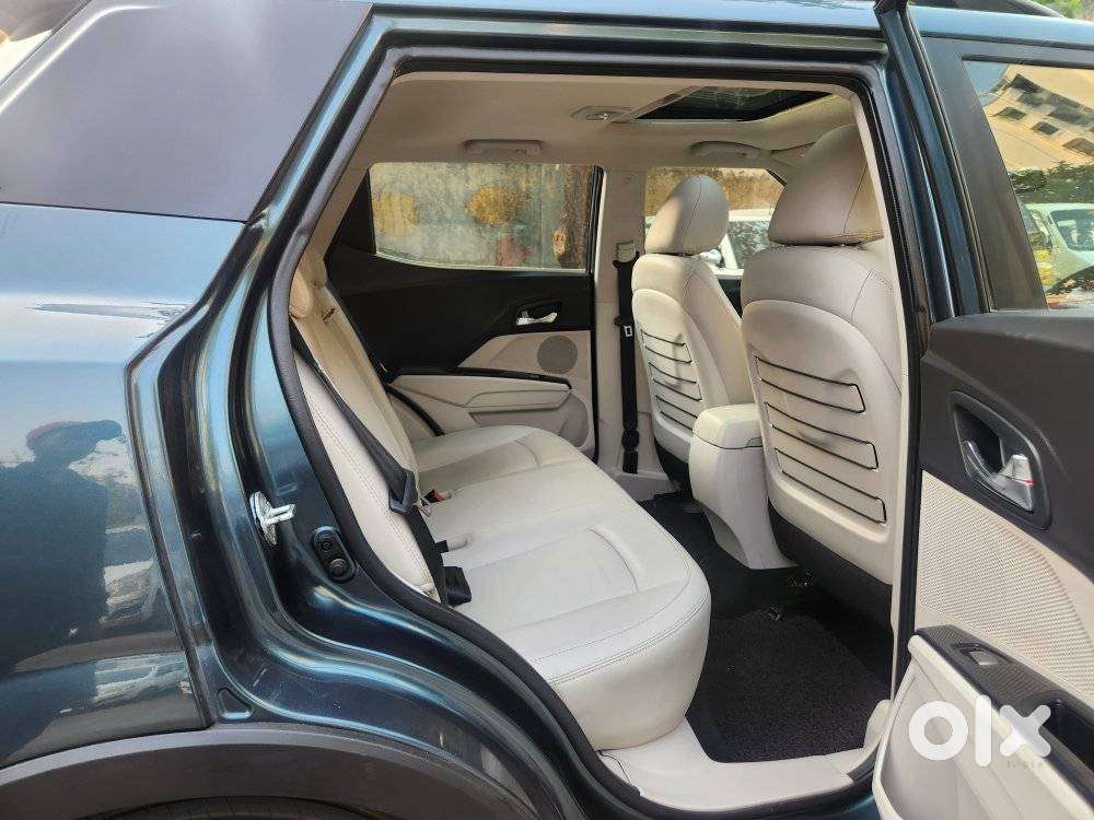 Mahindra Xuv300 W8 (o) 1.5 Diesel Amt, 2021, Diesel