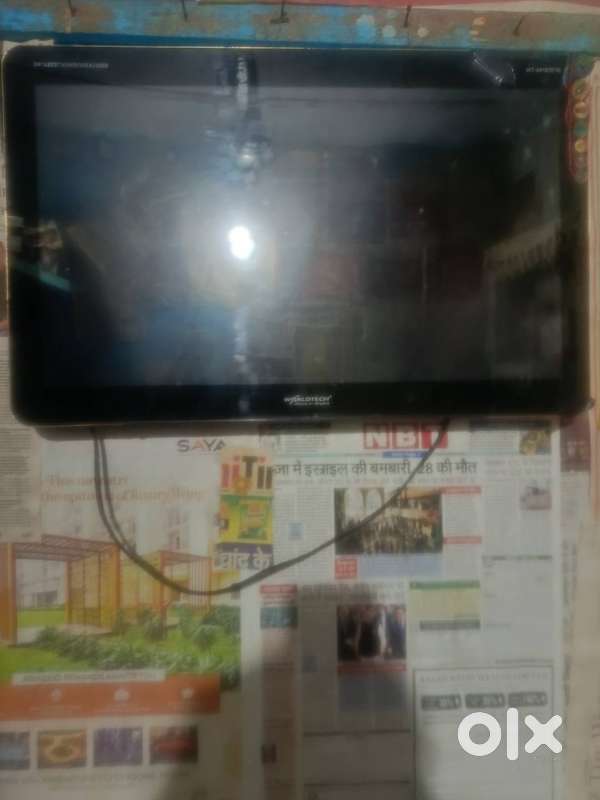World tech  24 Inch Smart LED TV – Excellent Condition”