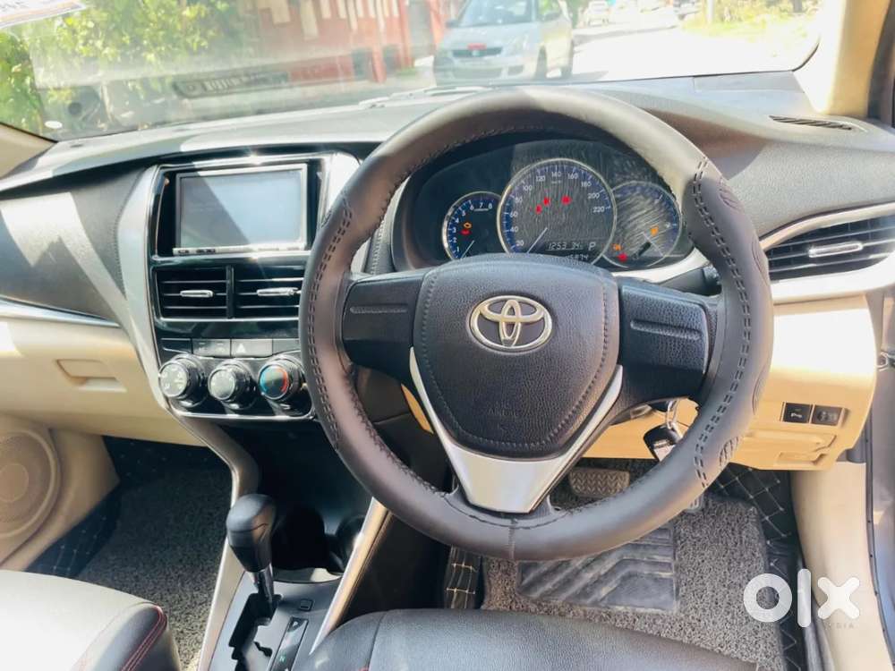 Toyota Yaris J Cvt, 2020, Petrol