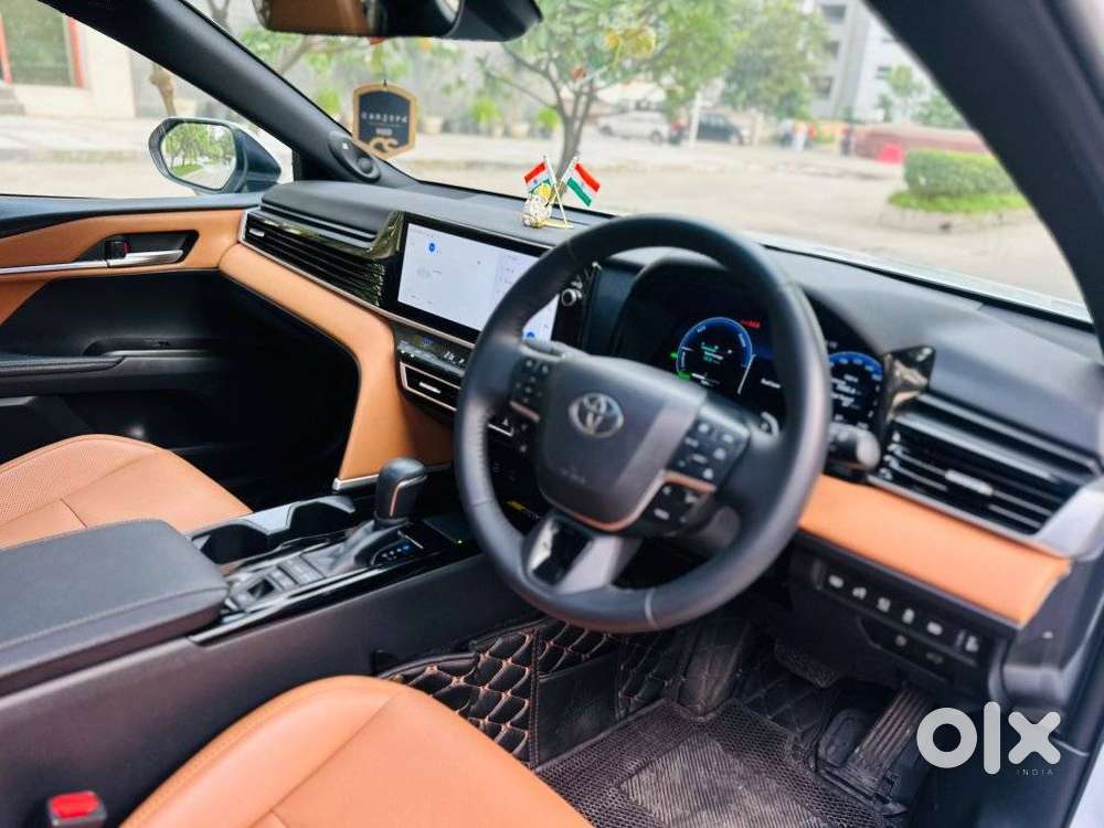 Toyota Camry Hybrid, 2026, Petrol