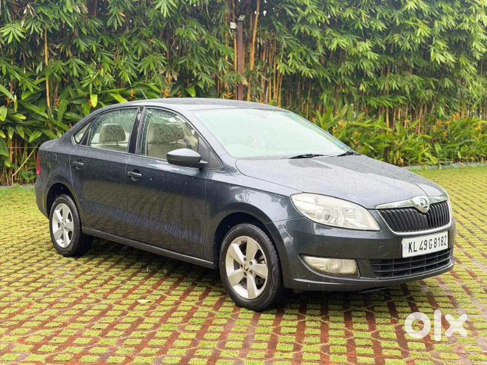Skoda Rapid 1.5 Style Tdi  Diesel At Low Km Run