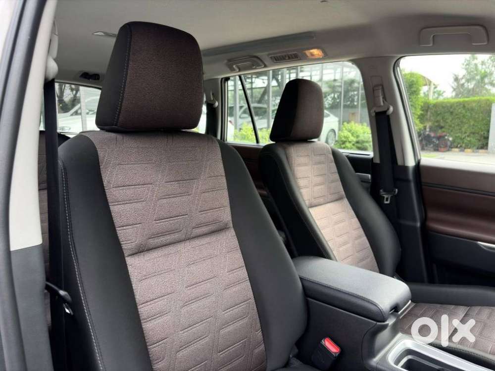 Toyota Innova Hycross 2.0 Vx Hybrid 7 Str, 2025, Petrol