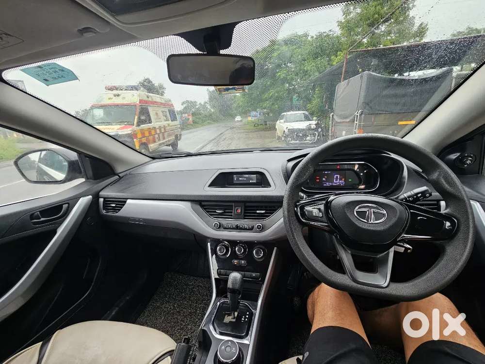 Tata Nexon [2017-2020] Petrol Automatic