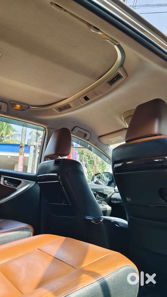 Toyota Innova Crysta 2.8z Automatic, 2016, Diesel