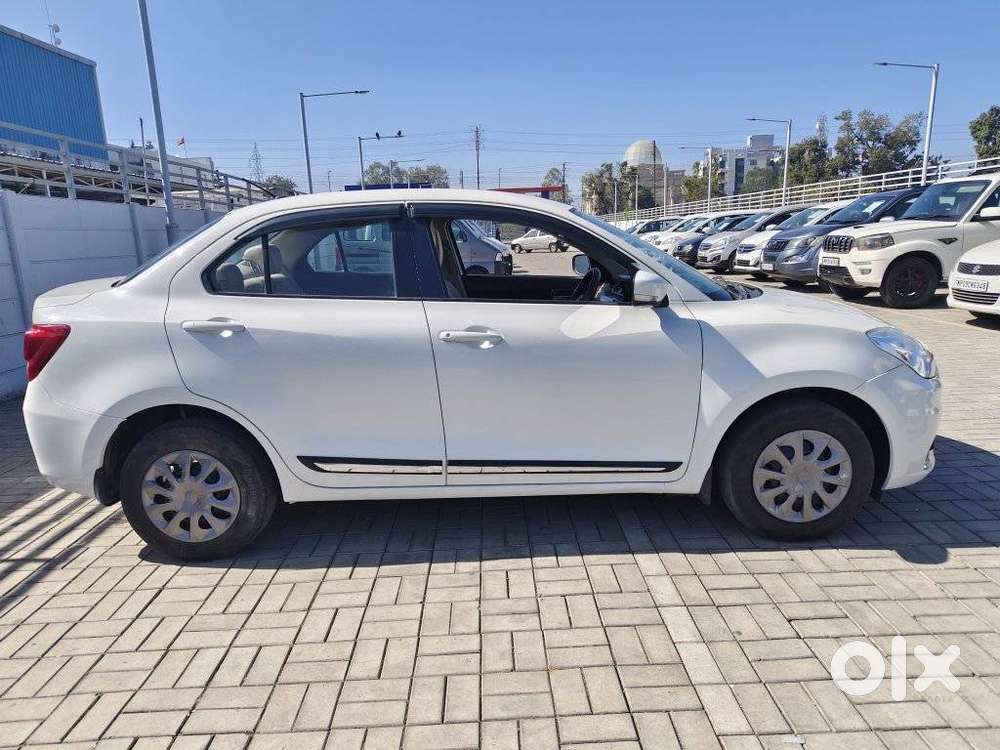 Maruti Suzuki Dzire 1.2 Vxi, 2022, Petrol