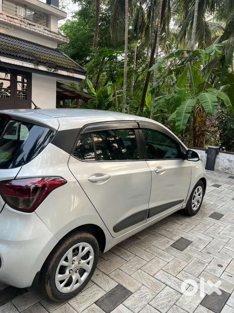 Hyundai Grand I10 2017 Petrol Well Maintained