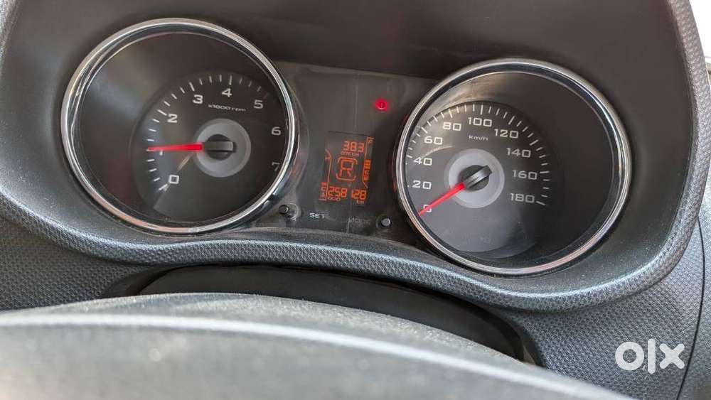 Mahindra Tuv 300 T8, 2016, Diesel